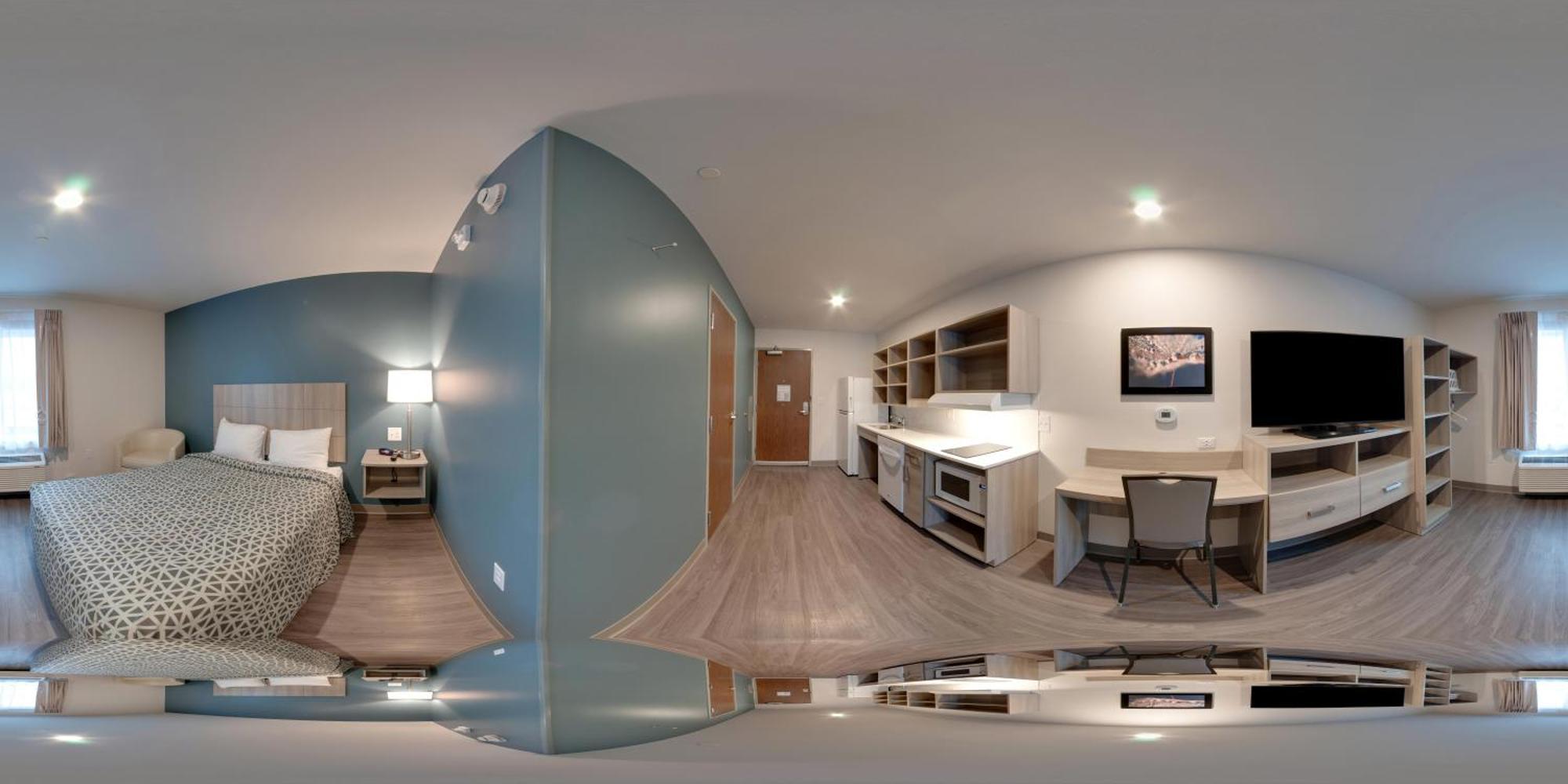 Hotel Woodspring Airport 3*